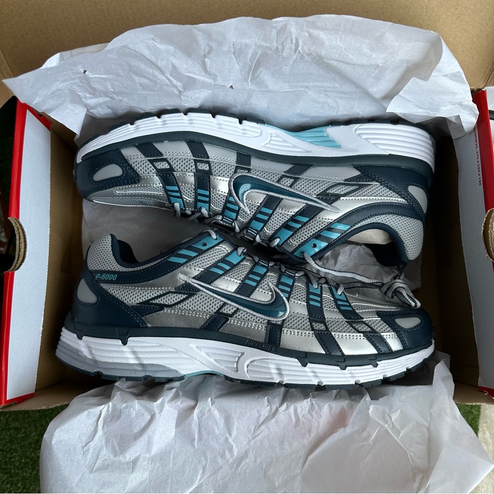 NEW IN BOX Nike P-6000 Running Shoes Sneakers Navy Blue & Silver / Size Mens 13 - Picture 2 of 9